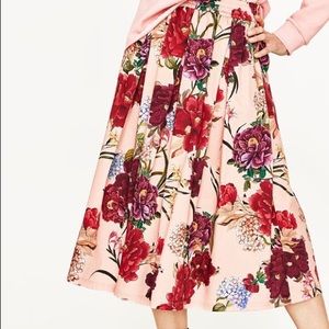 Zara floral midi skirt
